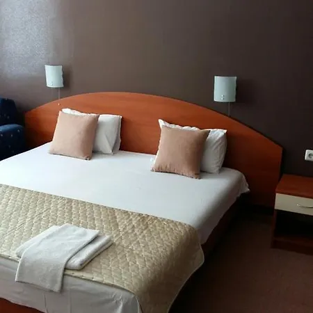 Family Diana Hotel